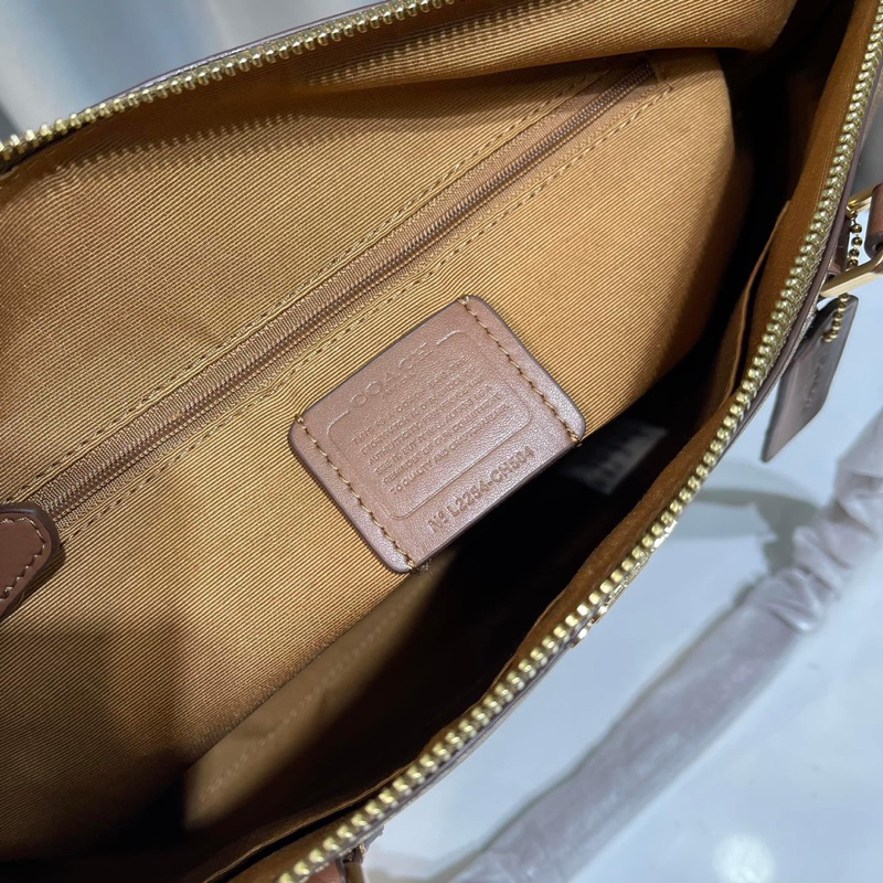 Túi Coach công sở Gallery Tote khoá zip