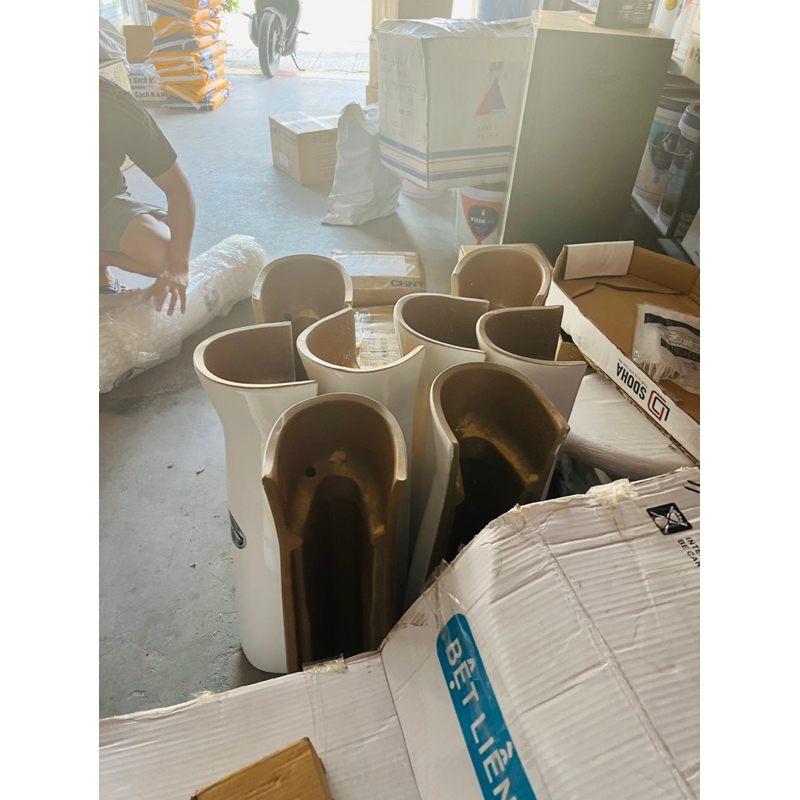 Chân chậu rửa mặt