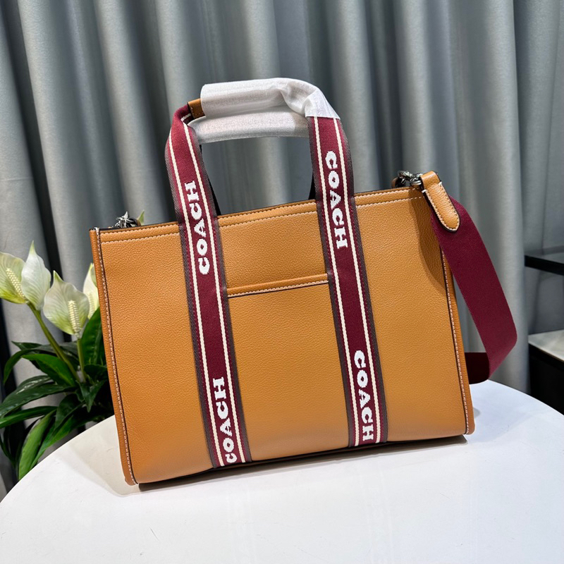 Túi tote Coach Smith chất liệu da thật