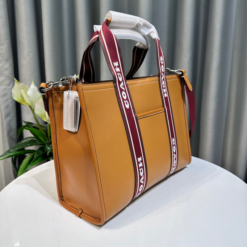 Túi tote Coach Smith chất liệu da thật