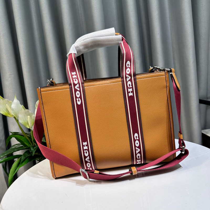 Túi tote Coach Smith chất liệu da thật