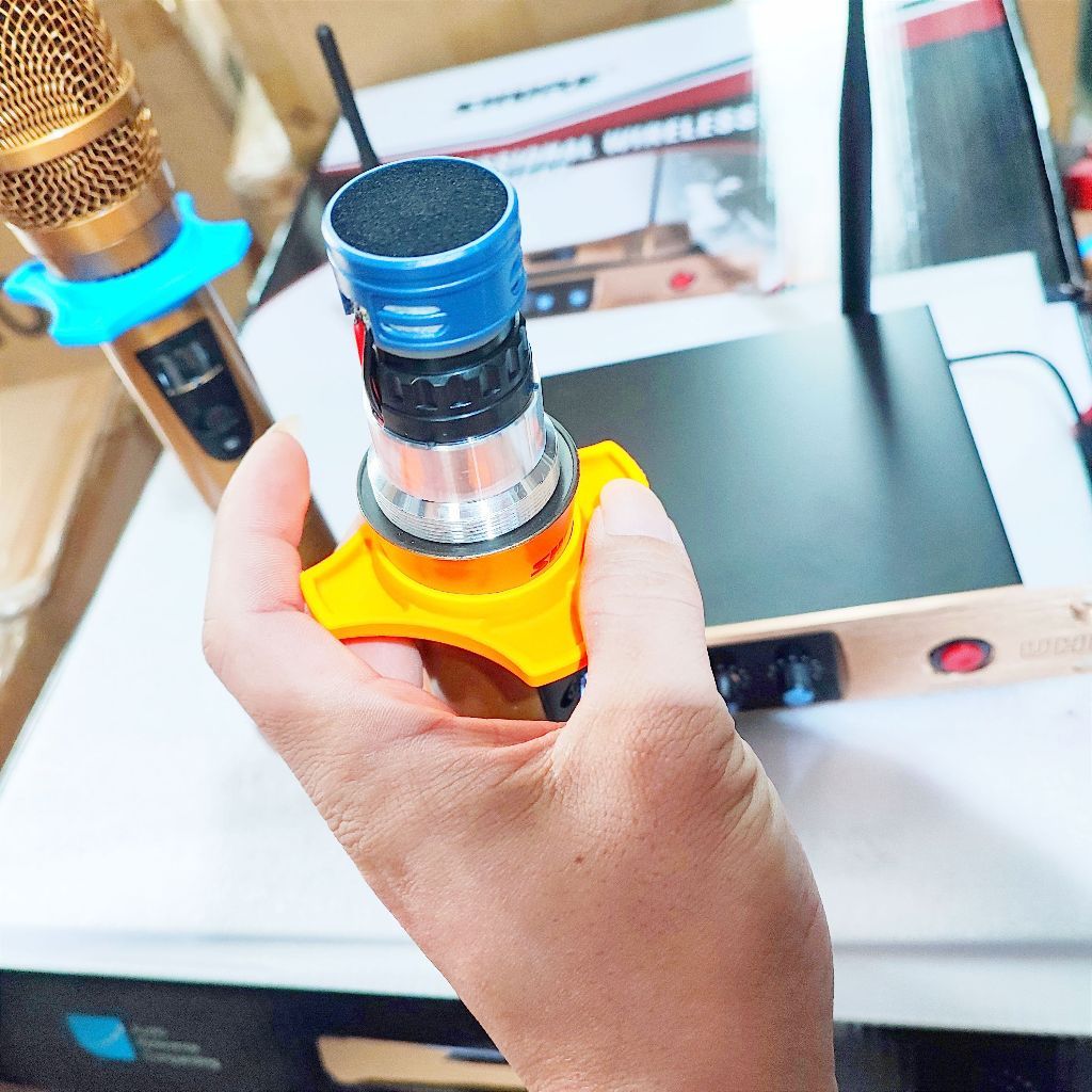 Xả kho lấy tương tác .. mic không dây SHURE SH 300 G SH300G chất âm hay hình thức đẹp giá chỉ như mic dây sóng xa tiết