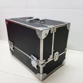 Thanh lý xả tồn kho cốp mỹ phẩm cao cấp Size 30x18x23 cm bọc viền inox  màu ngẫu nhiên