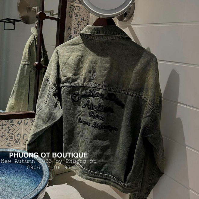 Áo khoác bò jeans nữ thêu chữ siêu hot 2023 dành cho mọi cô nàng