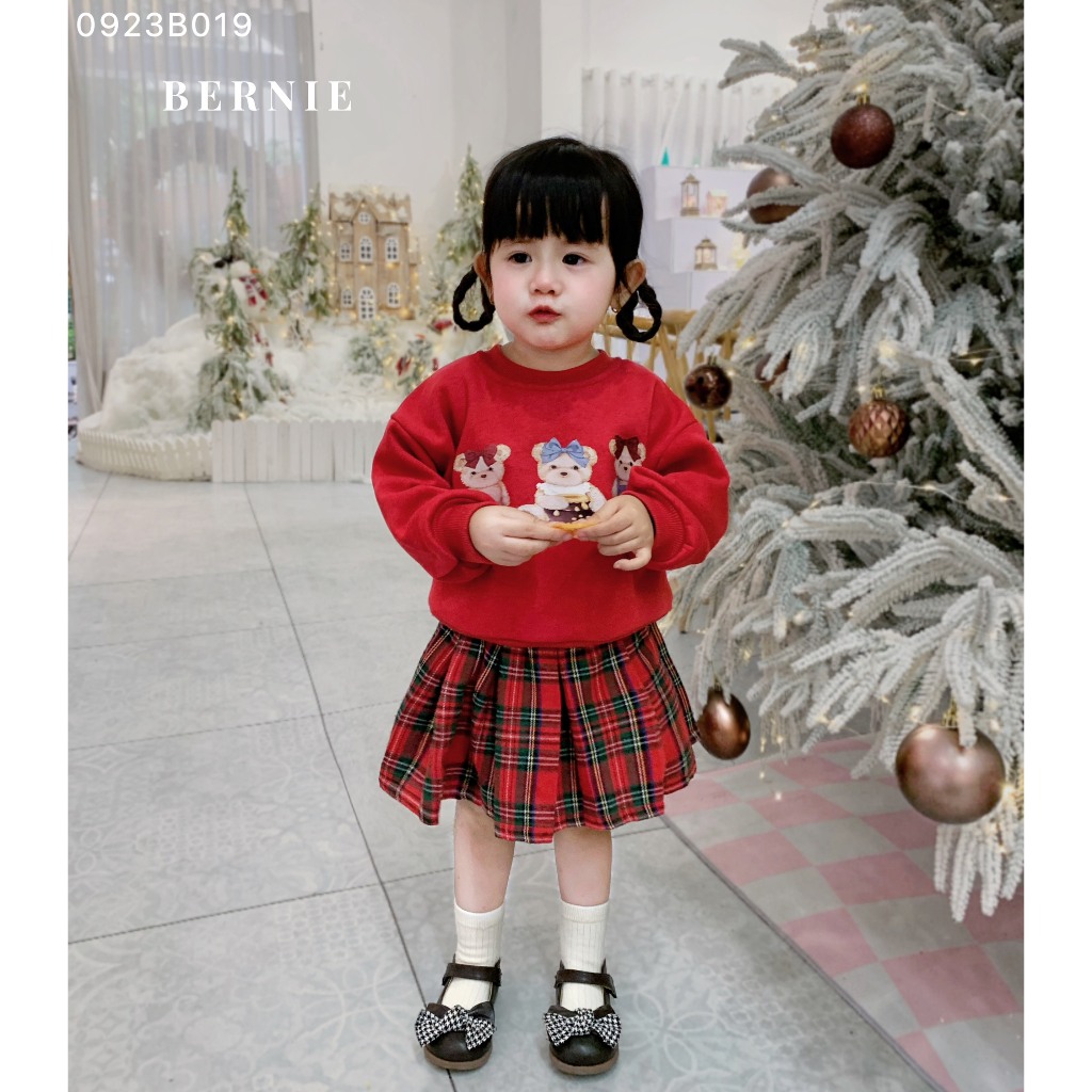 SET ÁO NỈ ĐỎ 3 CHÚ GẤU CHÂN VÁY KẺ CARO