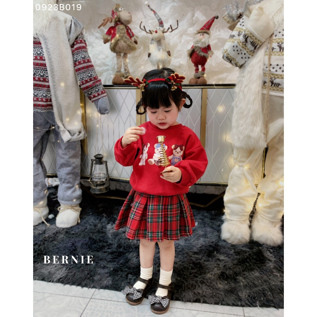 SET ÁO NỈ ĐỎ 3 CHÚ GẤU CHÂN VÁY KẺ CARO