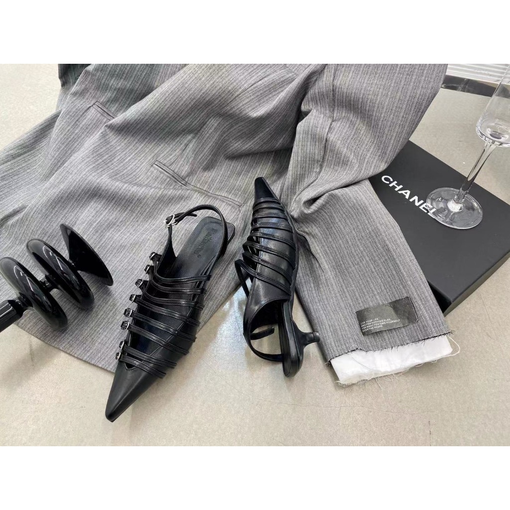 G685- GUỐC ĐEN MŨI NHỌN QUAI DÂY