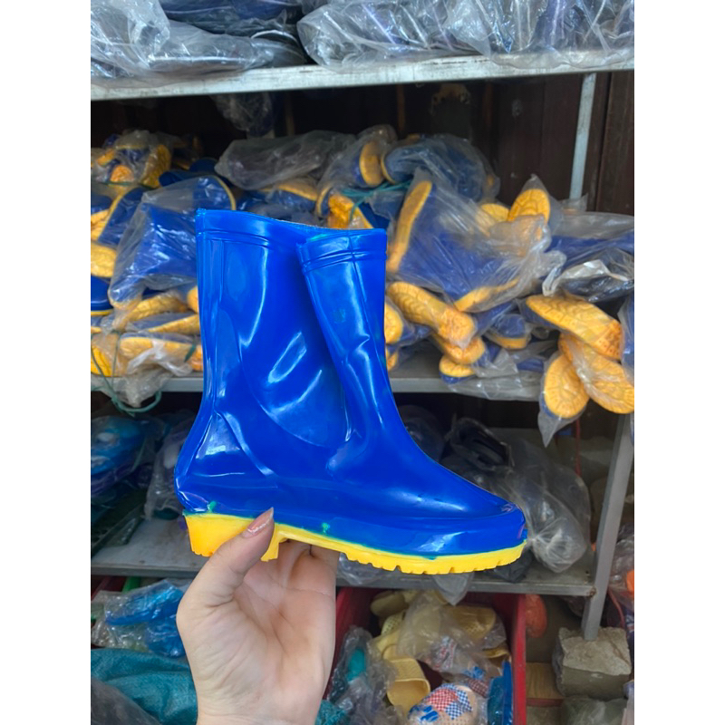 Ủng nhựa đi mưa cho bé trai bé gái dài chân 14,5cm tới 20cm Trẻ em