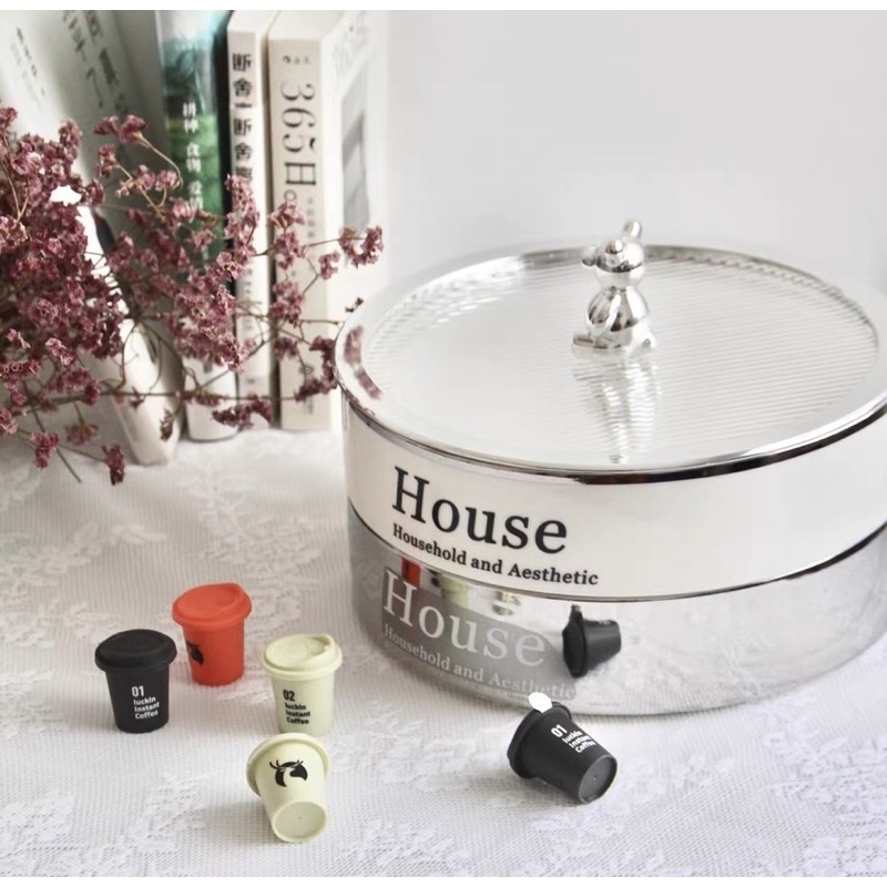 Khay đựng mứt, bánh kẹo Tết chất liệu gốm sứ xoay 360 độ 2 tầng sang trọng tay cầm hình gấu thiết kế hiện đại