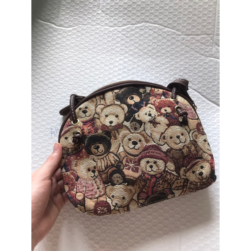 Pass túi giống mẫu Danny Bear