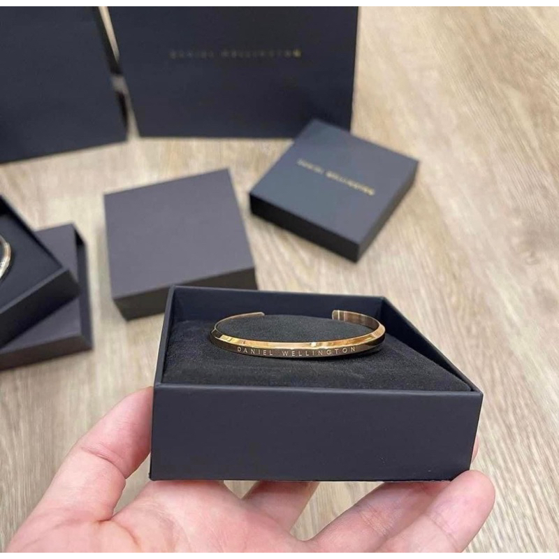 VÒNG TAY DANIEL WELLINGTON