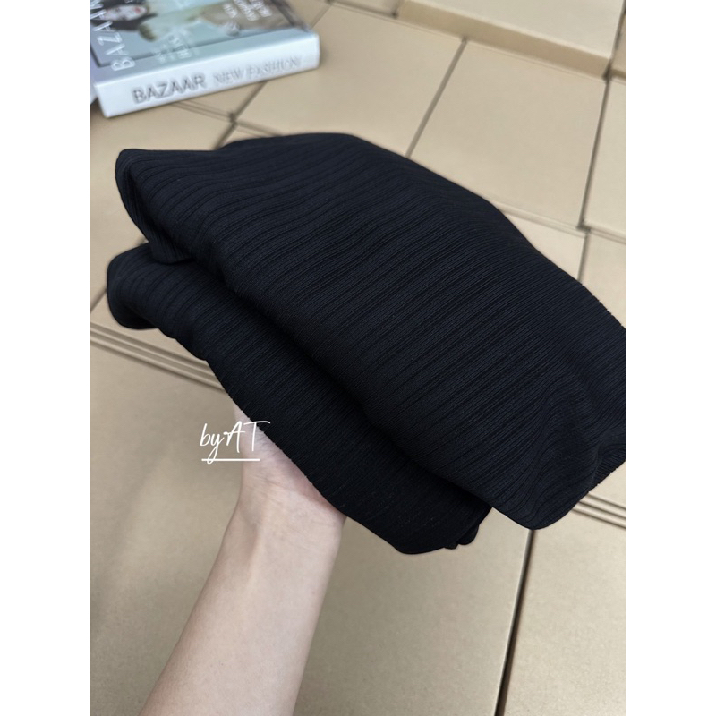 Đầm len suông cổ 3p tay lỡ màu đen cho nữ