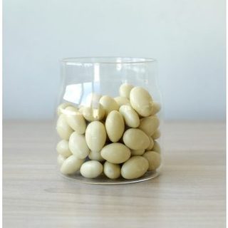 Hạnh nhân phủ sô cô la sữa chua