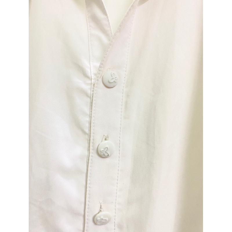 Đầm sơ mi dáng xoè màu trắng. Số đo kèm trên ảnh.