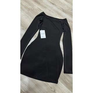 Đầm ôm body trễ vai (mỏng)