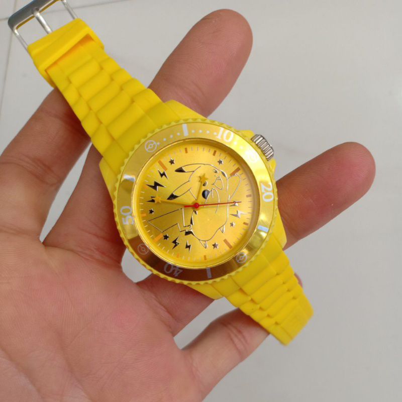 Đồng hồ si nam dây cao su hiệu NO BRANDE hình pokemon màu vàng độc lạ độ mới cao 97%