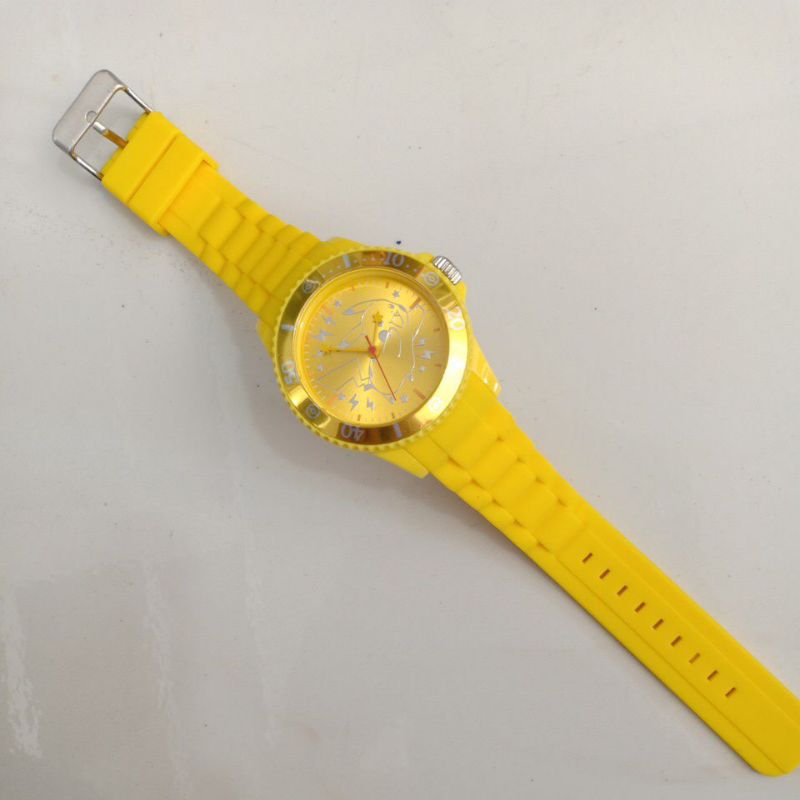 Đồng hồ si nam dây cao su hiệu NO BRANDE hình pokemon màu vàng độc lạ độ mới cao 97%