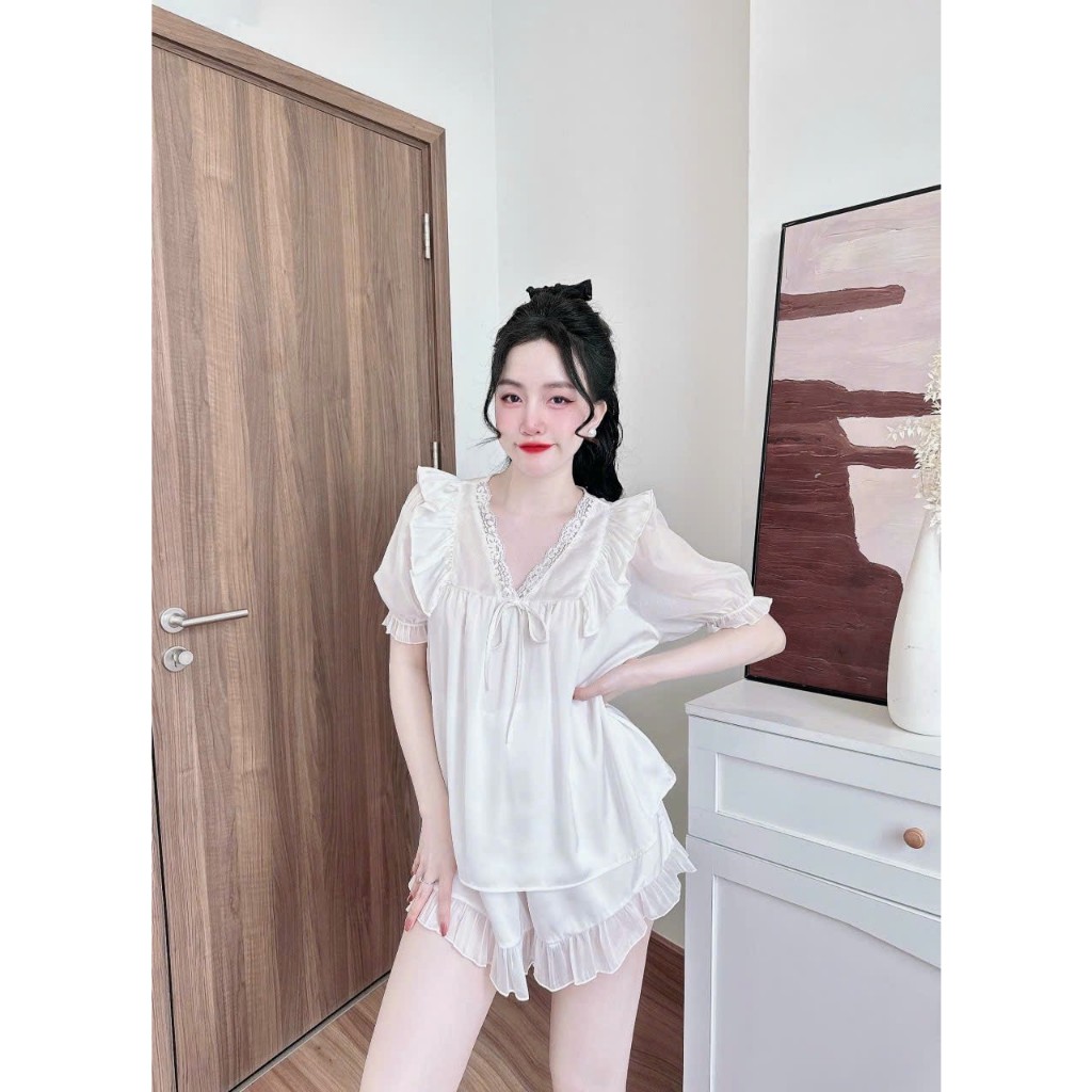 👉👉Sét đồ ngủ 2 dây 4 tầng hoa quần satin dễ thương freesize 65kg