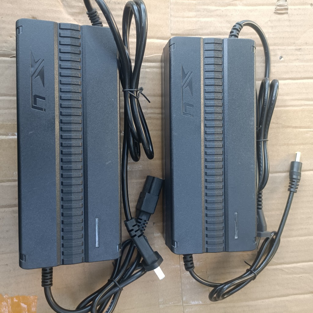 Sạc xe điện 16S 60V  5A dùng cho pin Li-ion 3.7V