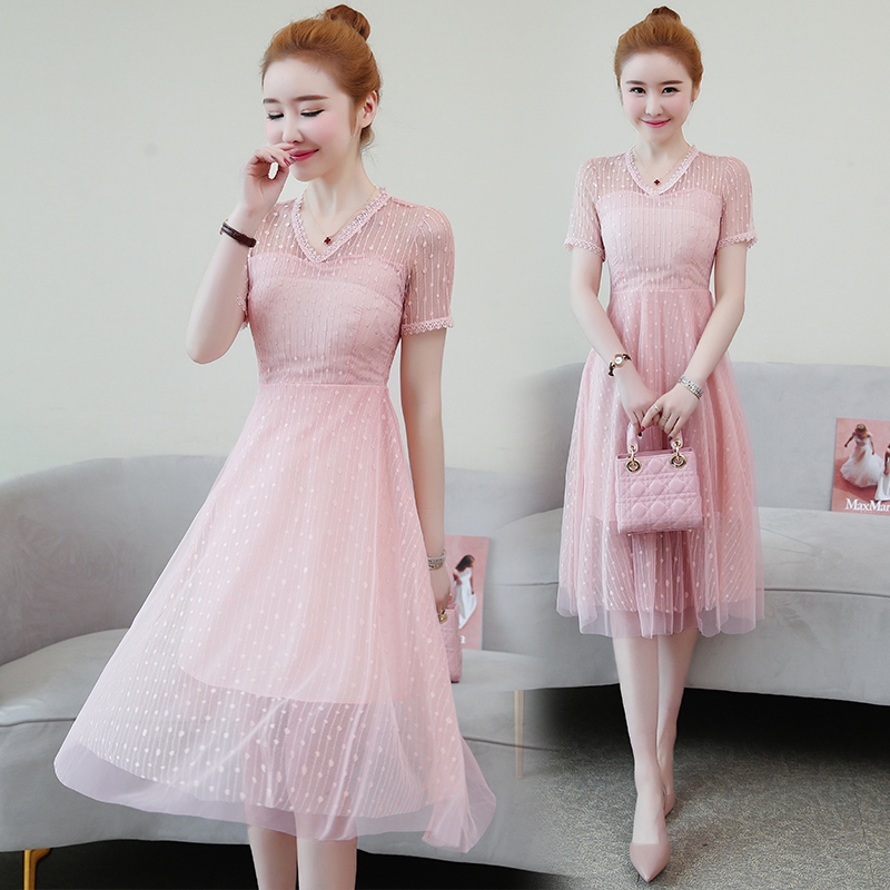 Váy ren xoè cổ V, Váy ren dáng dài, Chất liệu ren mềm, Hàng quảng châu cao cấp