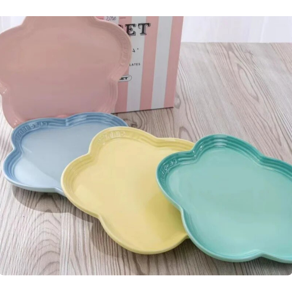 Set 4 cái đĩa Le Creuset hoạ tiết hoa 4 màu 9" (23cm) - Le Creuset Sorbet Collection Flower Plates 9" set of 4pcs