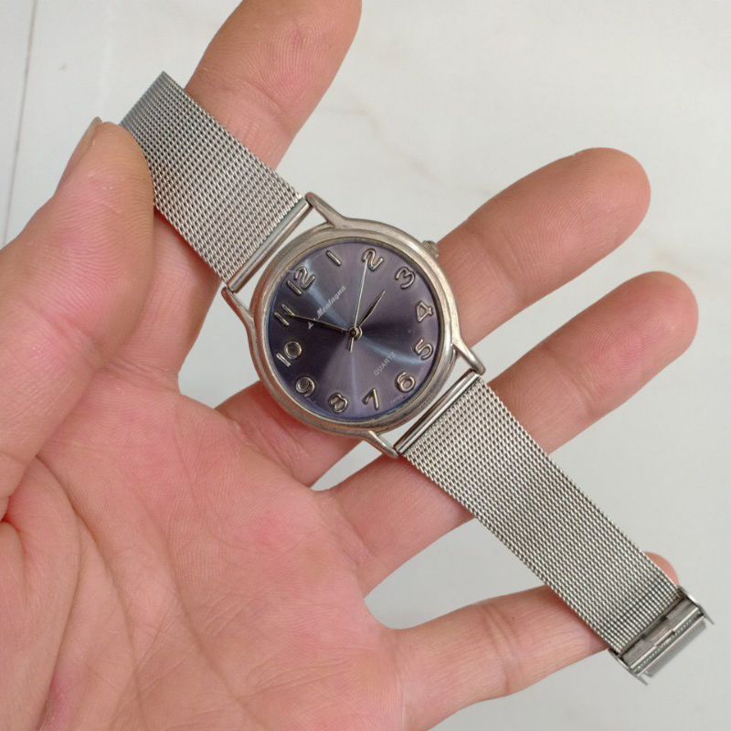Đồng hồ si nhật nam hiệu LA MONTAGNA dây thép lụa cũ theo thời gian