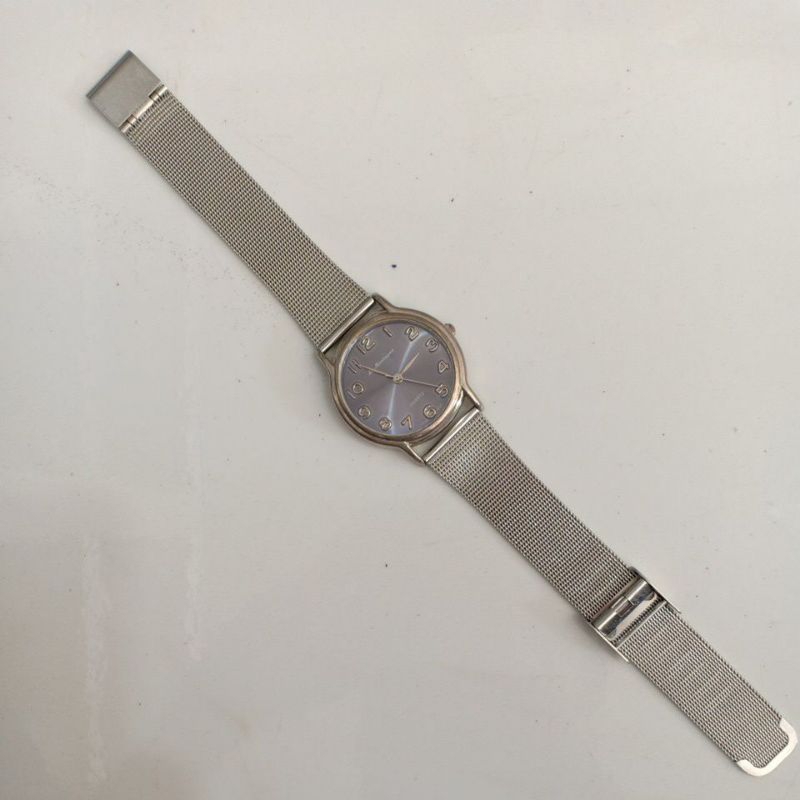 Đồng hồ si nhật nam hiệu LA MONTAGNA dây thép lụa cũ theo thời gian