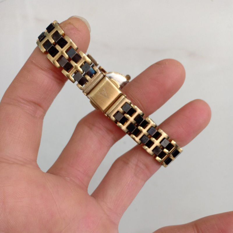 Đồng hồ si nữ hiệu VALENTINO DOMANI mạ vàng phối đá