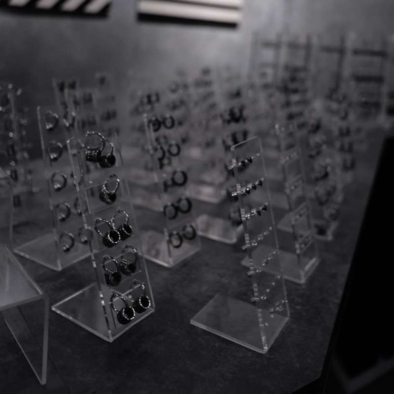 Khuyên tai nam nữ basic chất liệu titan cao cấp không gỉ