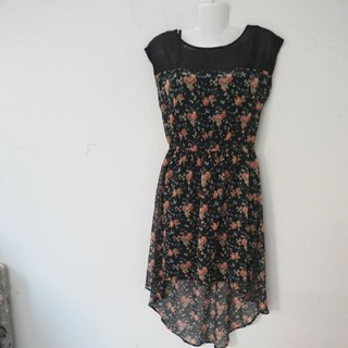 Đầm hoa lưng chun đuôi cá cổ tròn phối ren chất voan Size S mới 95%