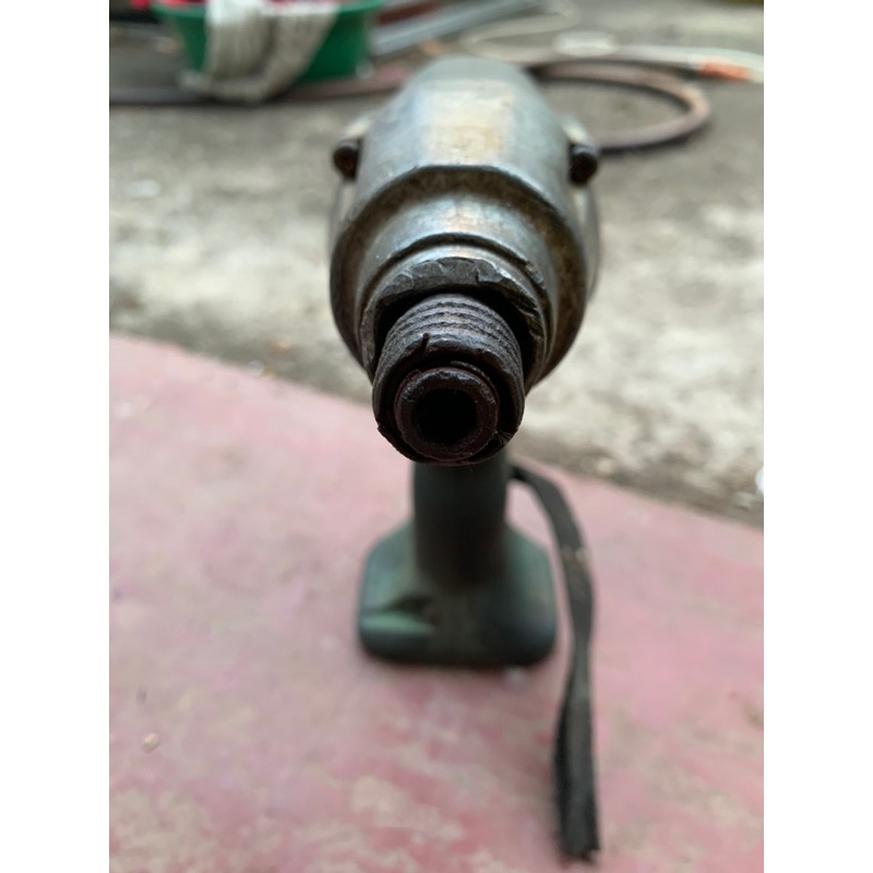 Bắn vít Hitachi 12v - Quý khách về vệ sinh