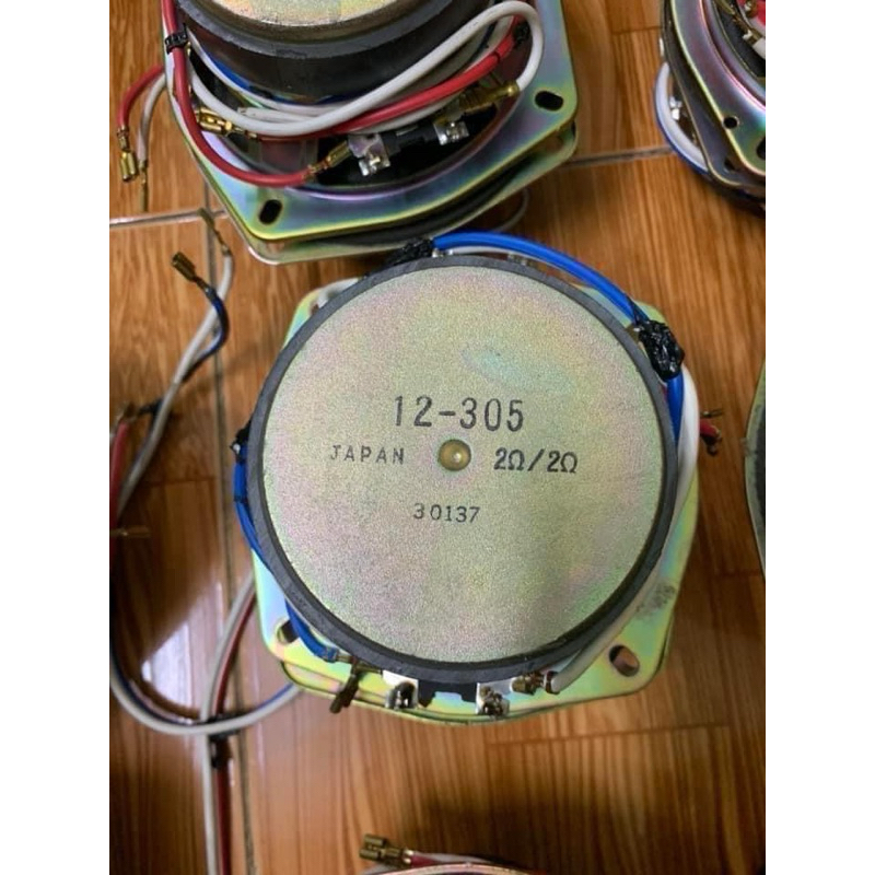 Loa cánh cửa ô tô hàng nhật bãi loại thường cho chất âm nhẹ nhàng bolero