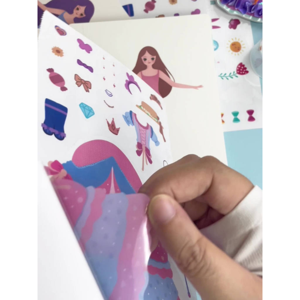 Tranh Chọc Giấy Tạo Mẫu Công Chúa Disney, Tô Màu Dán Hình MẫuThời Trang Vui Nhộn Tăng Khả Năng Thiết Kế Sáng Tạo Cho Bé
