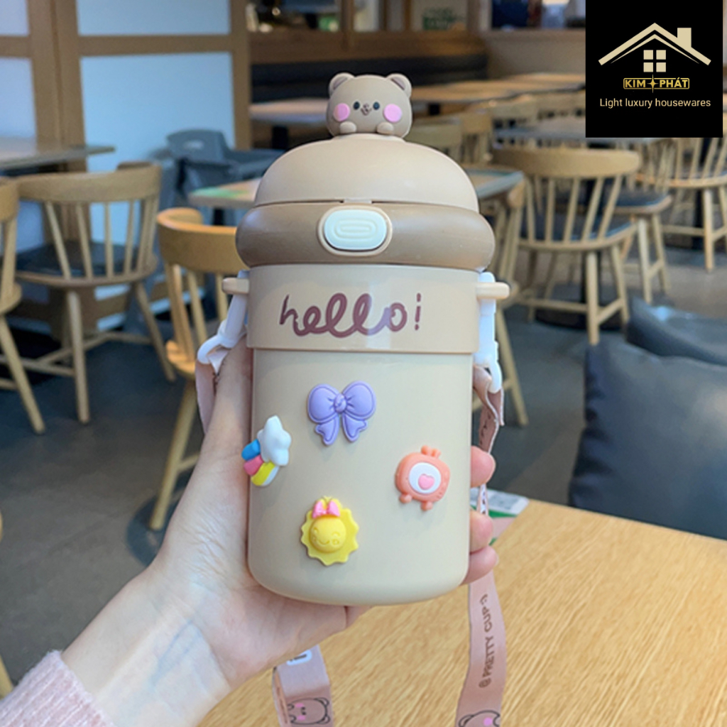 Bình Nước Thuỷ Tinh Bọc Nhựa Có Ống Hút, Dây Đeo -Tặng Kèm Sticker Hoạ Tiết Hoạt Hình Dễ Thương