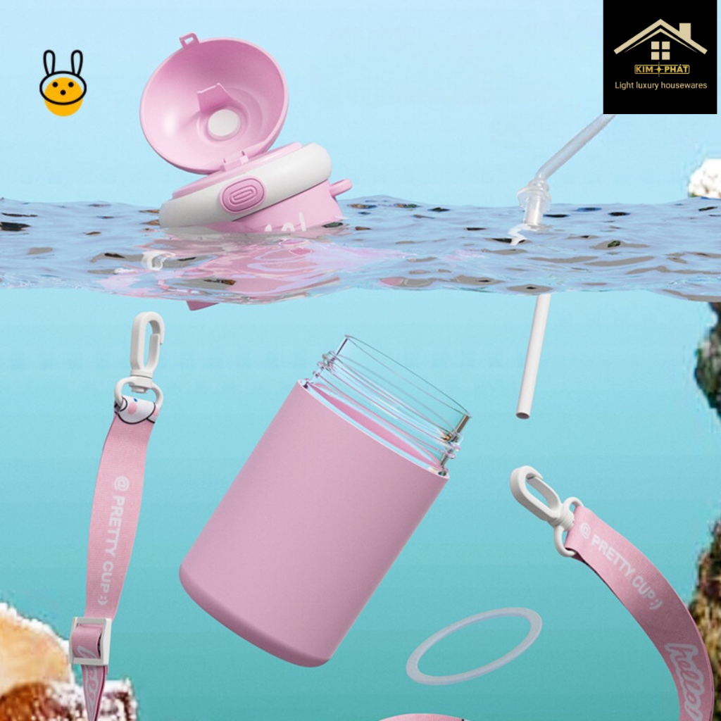Bình Nước Thuỷ Tinh Bọc Nhựa Có Ống Hút, Dây Đeo -Tặng Kèm Sticker Hoạ Tiết Hoạt Hình Dễ Thương