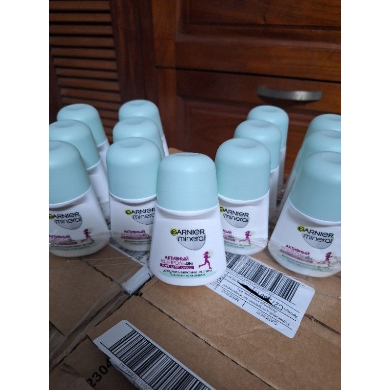 Lăn nách garnier miniral 50 ml của Nga