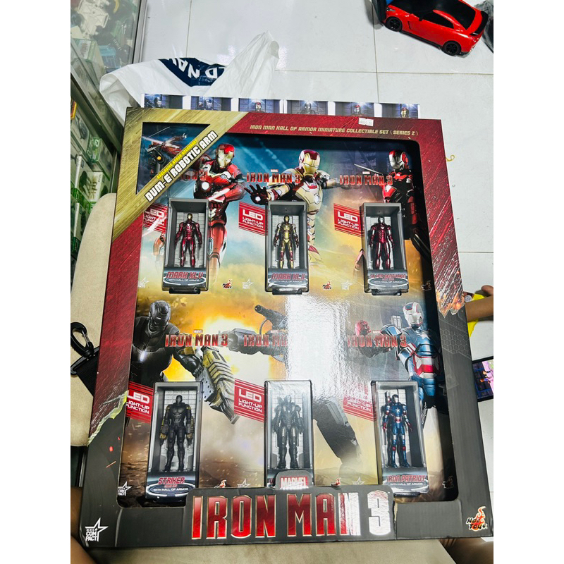Đồ chơi Mô hình cao cấp Hot Toys Miniature Figure Iron Man 3 Hall of Armor 6 Units Set Series 2 chính hãng