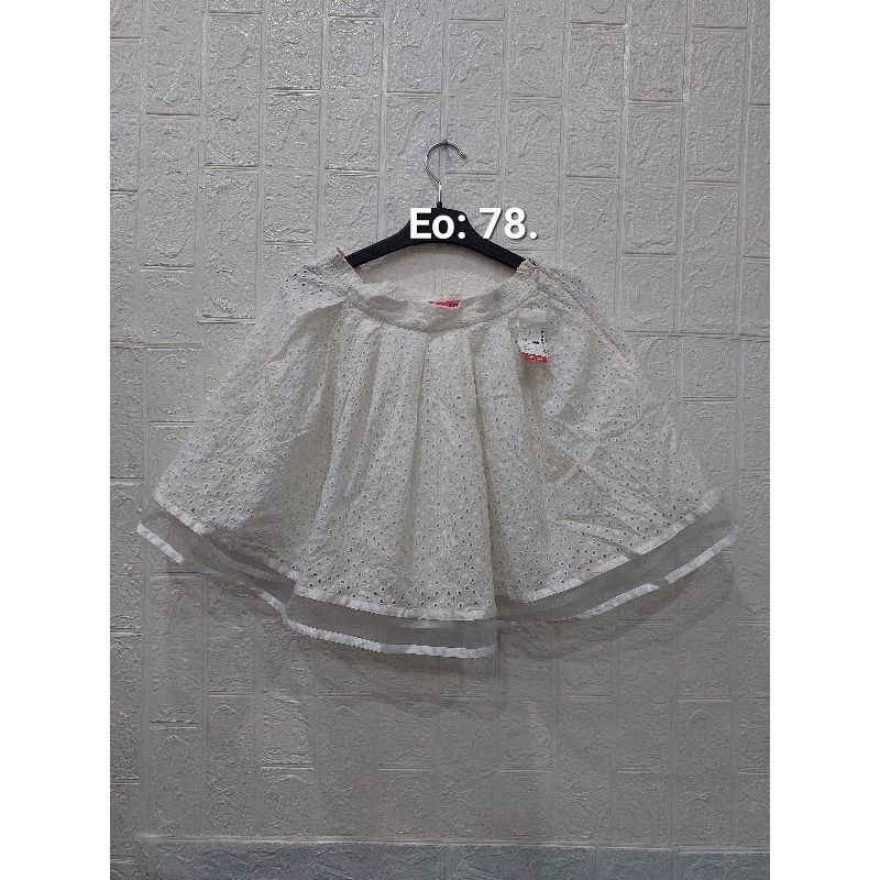 Chân váy nữ eo 78cm.