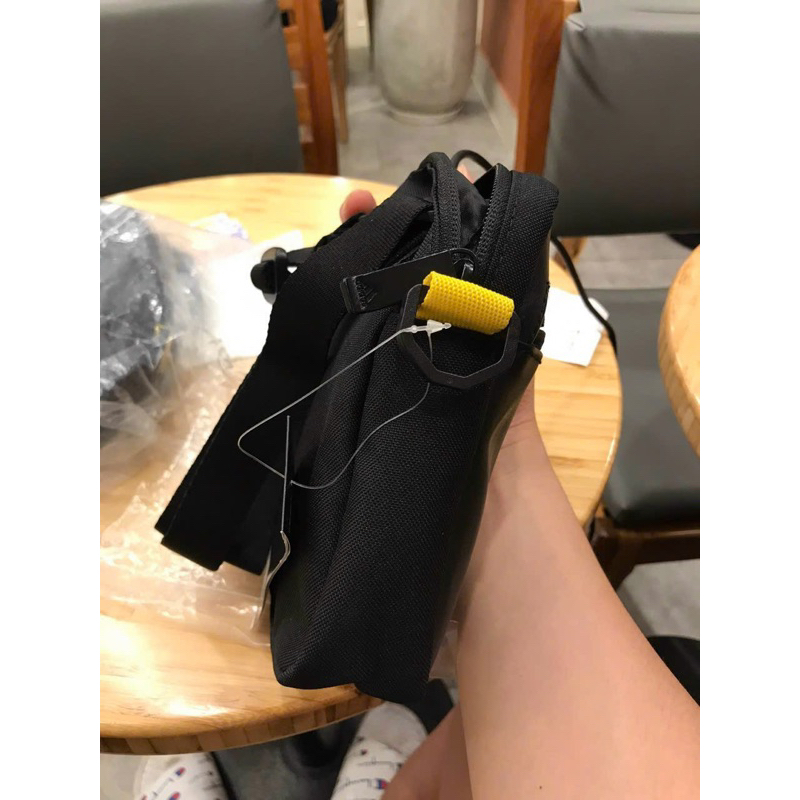 Túi đeo chéo Adidas - Hàng Auth