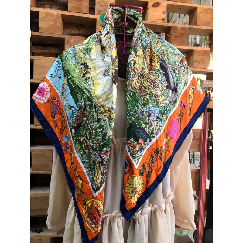 K096. Khăn vuông  84*84 hiệu Paris- 2hand