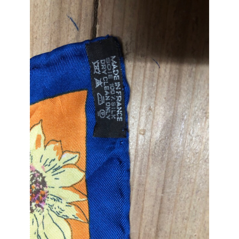 K096. Khăn vuông  84*84 hiệu Paris- 2hand