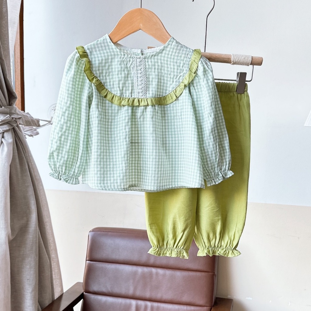 Đồ bộ bé gái thu đông dài tay, họa tiết caro bèo ngực chất đũi cho bé từ 1-6 tuổi Hapykids 23.B17