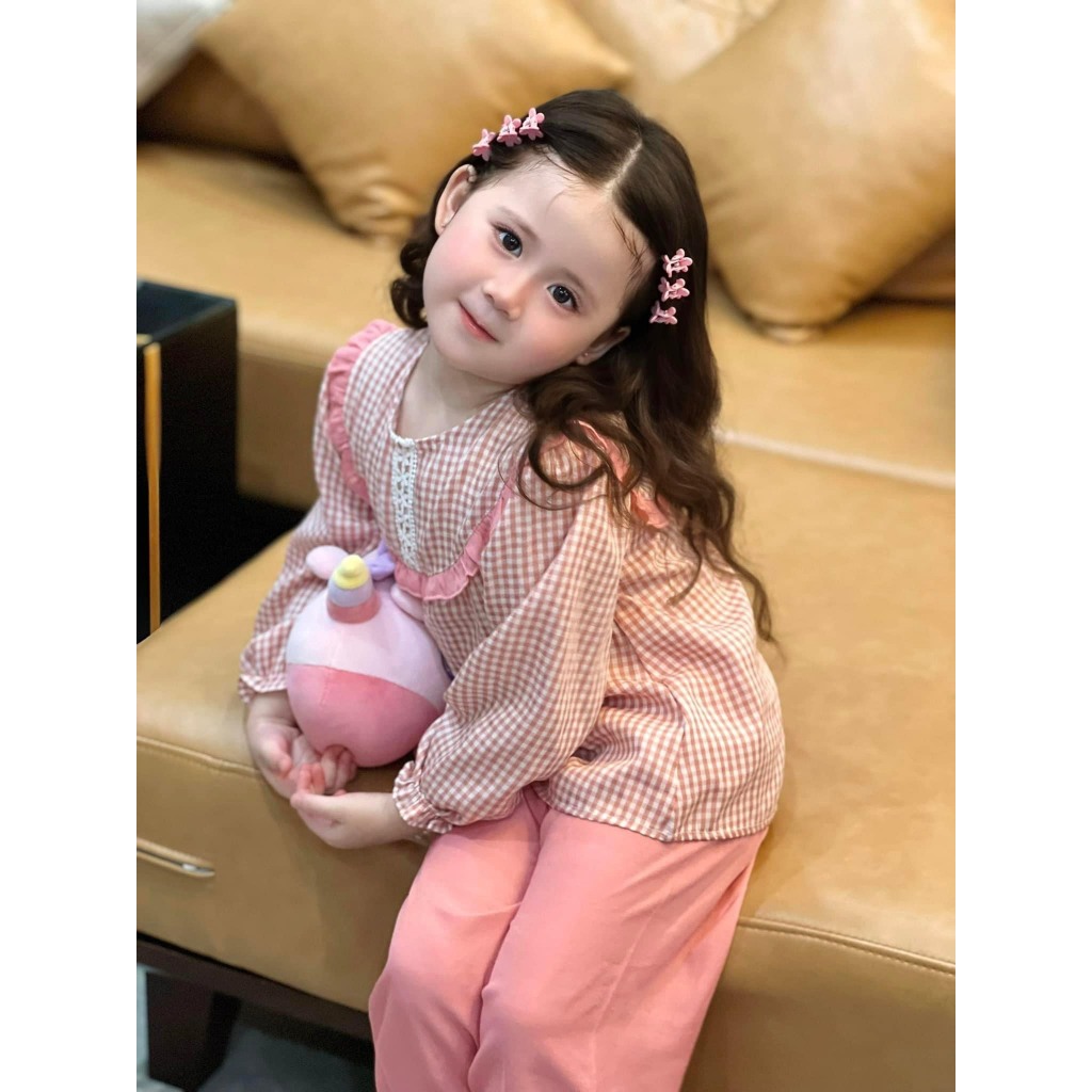 Đồ bộ bé gái thu đông dài tay, họa tiết caro bèo ngực chất đũi cho bé từ 1-6 tuổi Hapykids 23.B17