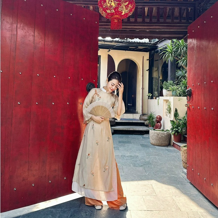 Áo dài cách tân 4 tà Chi Giao chất tơ thêu siêu hot cho nàng chụp ảnh, dự sự kiện lễ tết cưới hỏi...