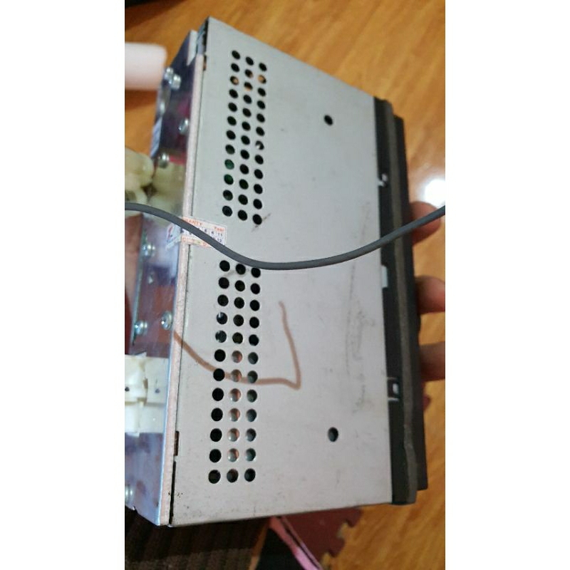 Máy phát nhạc.24v liền Amply Clarion. tính năng USB AUX RADIO giành cho các dòng xe tải.