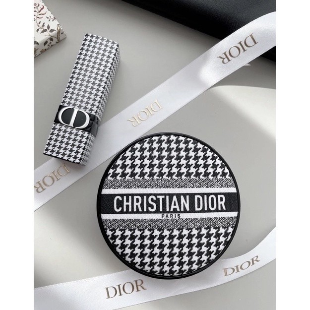 Cushion Dior Beauty Limited Edition New Look Dior Forever Couture Perfect SPF35 Tone 0N, 1N,,2N 14g,