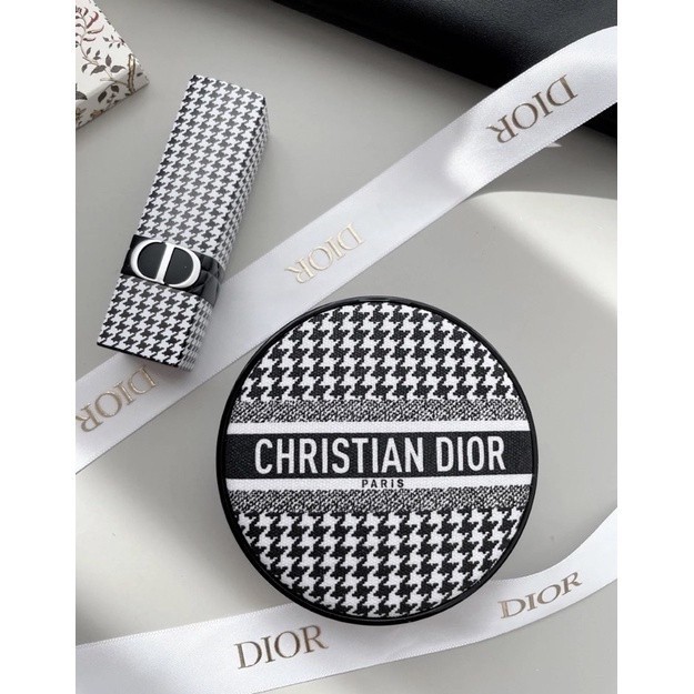 Cushion Dior Beauty Limited Edition New Look Dior Forever Couture Perfect SPF35 Tone 0N, 1N,,2N 14g, MOI Store