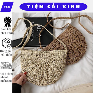 Túi cói nhỏ đeo chéo hình bán nguyệt gắn phụ kiện tua rua xinh xắn cho nữ