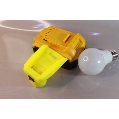 Đế Đèn Led Pin Dewalt 20V - Ngàm Đế Đèn Led Thắp Sáng Chân Pin Máy Dewalt 20V