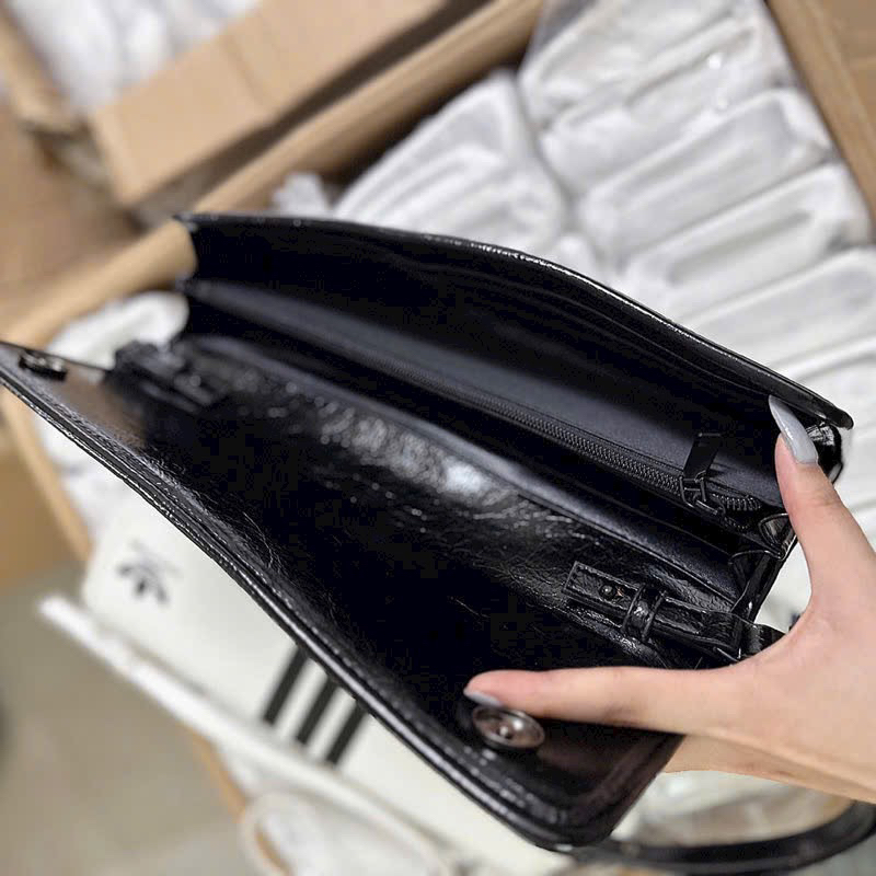 Túi kẹp nách adidas + balenciaga